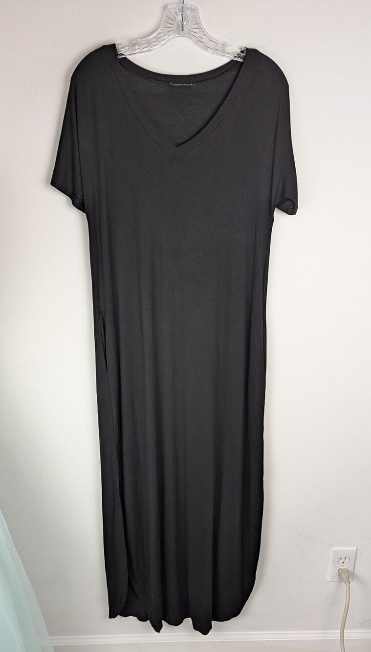 Huskary Wmns maxi  dress with slits Sz M Cover up Bust 39"Length54".Pockets NWOT